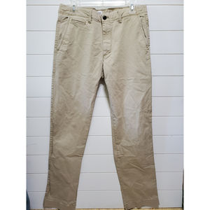 GAP mens size 32/34 relaxed stretch tan chinos flat front side and back pockets